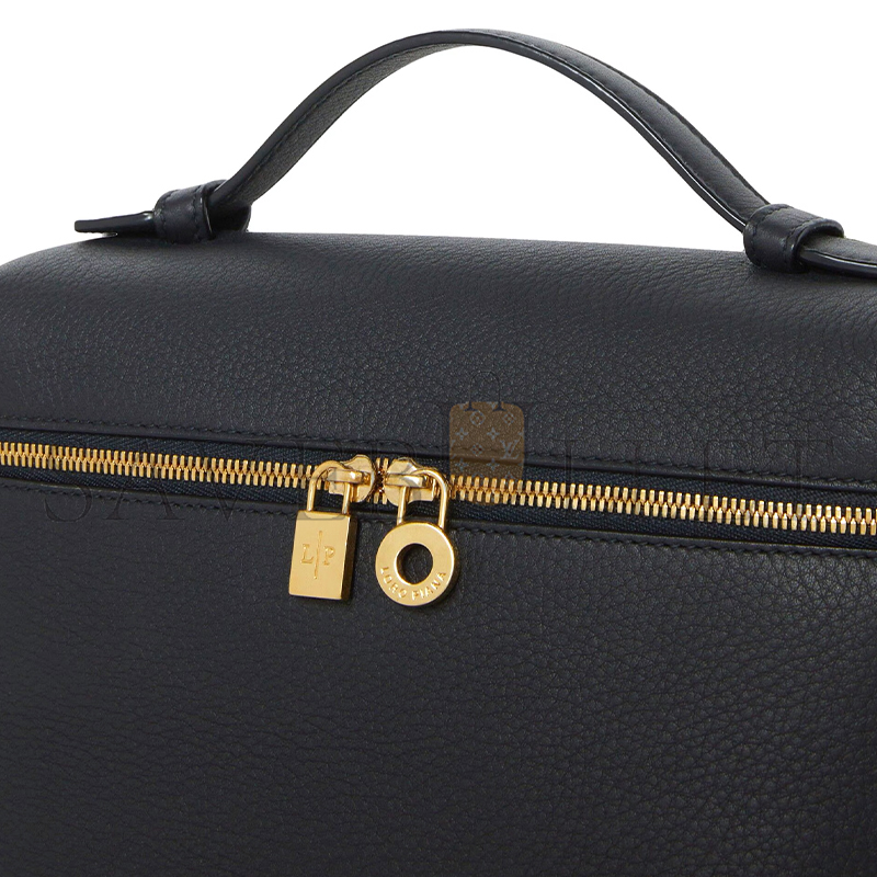 LORO PIANA EXTRA POCKET BACKPACK L23.5 FAN4041 (23*21*8cm) LORO PIANA EXTRA POCKET BACKPACK L23.5 FAN4041 (23*21*8cm)